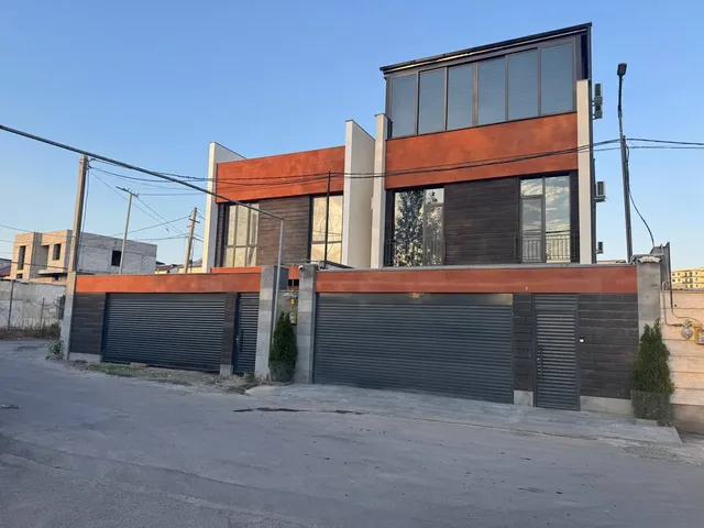 Продаётся особняк в Аване, квартал Хачатура Абовяна, 220 м² (150+70), участок 230 м²